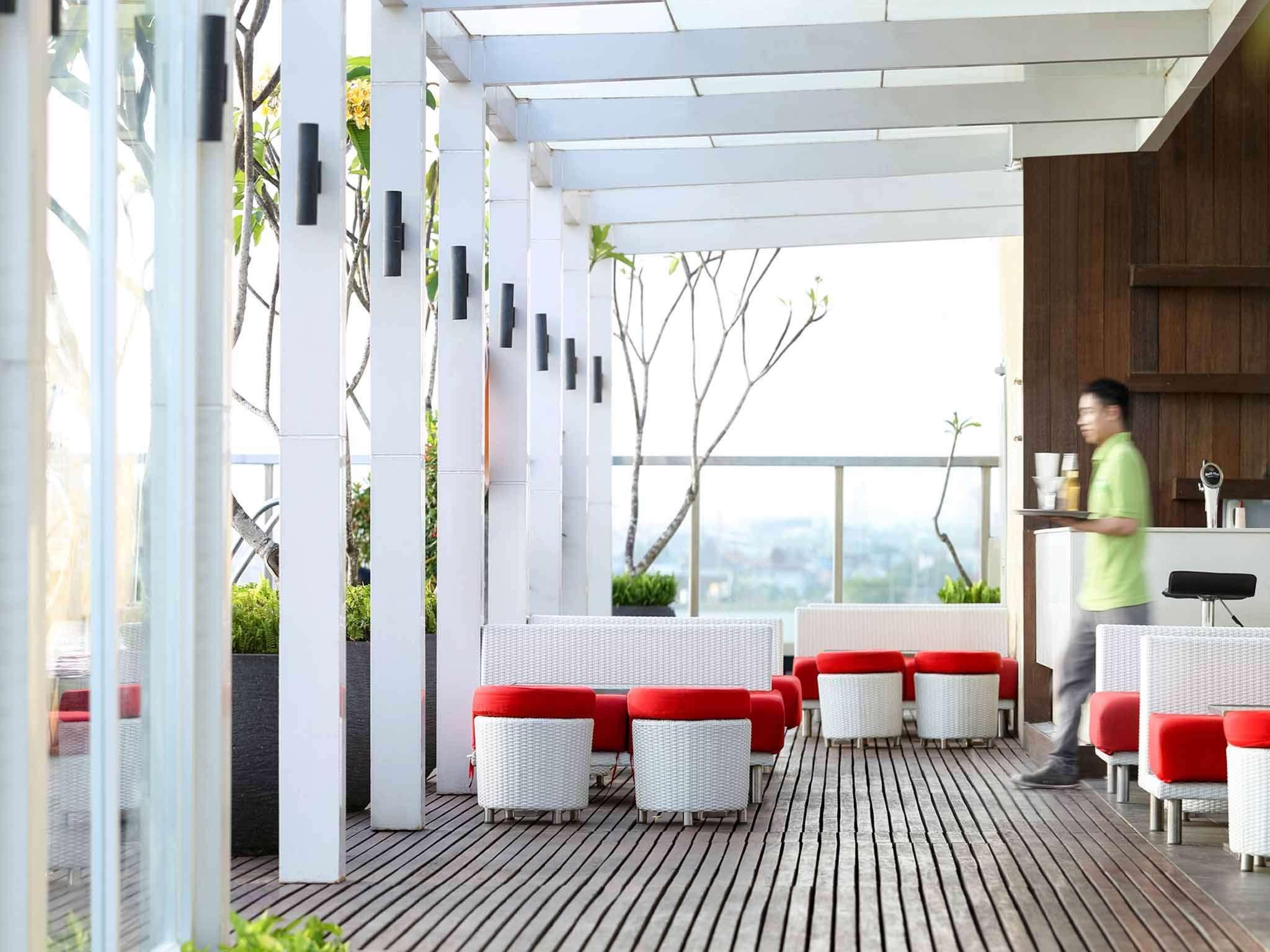 Ibis Styles Yogyakarta Hotel Exterior photo