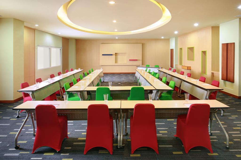 Ibis Styles Yogyakarta Hotel Exterior photo