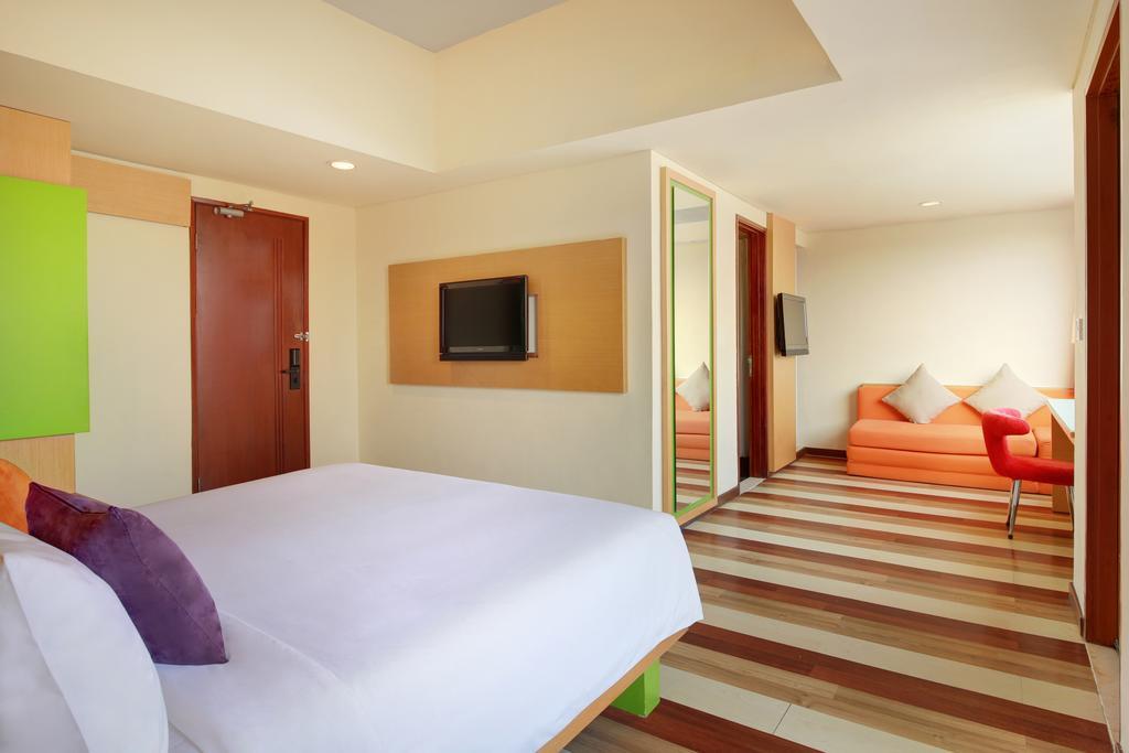 Ibis Styles Yogyakarta Hotel Exterior photo