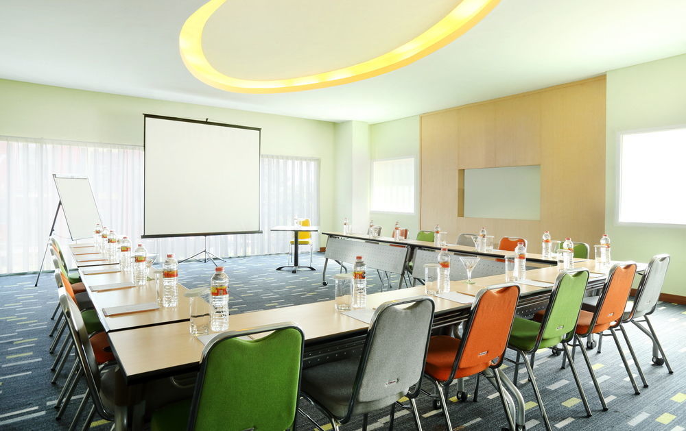 Ibis Styles Yogyakarta Hotel Exterior photo