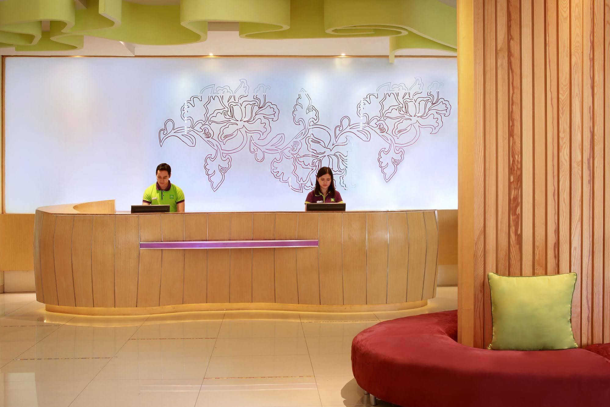 Ibis Styles Yogyakarta Hotel Exterior photo